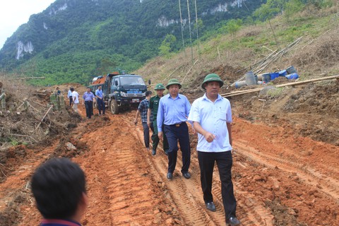 Lũ quét kinh hoàng ở Sa Ná: Ứng phó chưa sát thực tế - Ảnh 1. Lũ quét kinh hoàng ở Sa Ná: Ứng phó chưa sát thực tế - Ảnh 1.