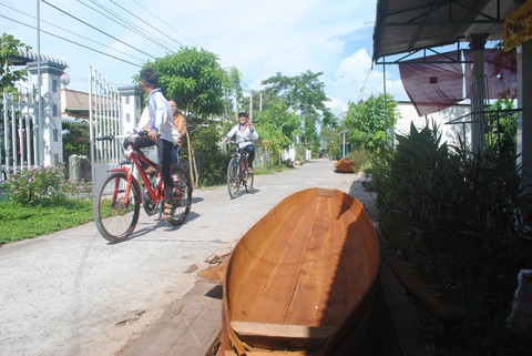 Lũ không về, làng ghe xuồng di sản Bà Đài đìu hiu - Ảnh 3. Lũ không về, làng ghe xuồng di sản Bà Đài đìu hiu - Ảnh 3.
