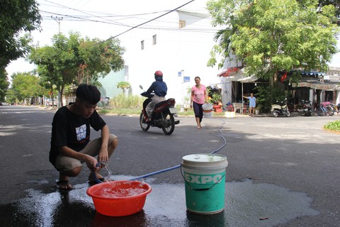 Thủy điện dừng phát để lấy nước cứu khát cho Đà Nẵng - Ảnh 3. Thủy điện dừng phát để lấy nước cứu khát cho Đà Nẵng - Ảnh 3.