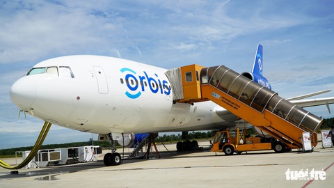 Bệnh viện bay Orbis lần thứ 2 trở lại Huế - Ảnh 1. Bệnh viện bay Orbis lần thứ 2 trở lại Huế - Ảnh 1.