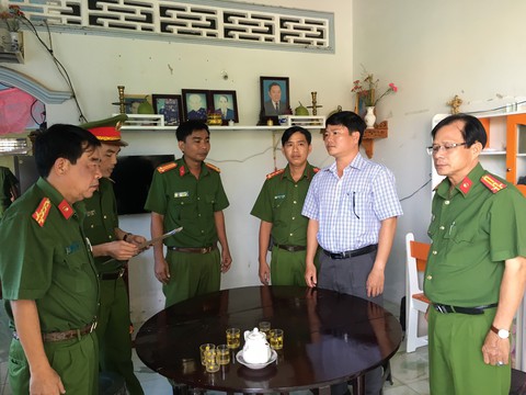 Bắt nguyên chủ tịch và phó chủ tịch UBND thành phố Trà Vinh - Ảnh 2. Bắt nguyên chủ tịch và phó chủ tịch UBND thành phố Trà Vinh - Ảnh 2.