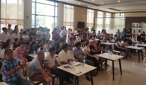 Khách hàng đòi hành hung đại diện phân phối dự án liên quan Vũ nhôm - Ảnh 2. Khách hàng đòi hành hung đại diện phân phối dự án liên quan Vũ nhôm - Ảnh 2.