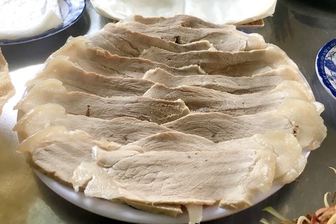 Bánh cuốn Quảng Trị sao thiếu được vị cay nồng nước chấm - Ảnh 3. Bánh cuốn Quảng Trị sao thiếu được vị cay nồng nước chấm - Ảnh 3.