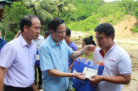Truy điệu và trao bằng Tổ quốc ghi công cho liệt sỹ Thao Văn Súa - Ảnh 4. Truy điệu và trao bằng Tổ quốc ghi công cho liệt sỹ Thao Văn Súa - Ảnh 4.