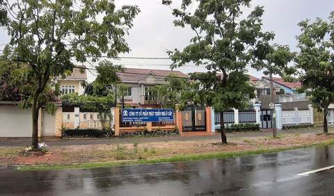 Khởi tố vụ án huy động hàng trăm tỉ nhưng không giao đất - Ảnh 1. Khởi tố vụ án huy động hàng trăm tỉ nhưng không giao đất - Ảnh 1.