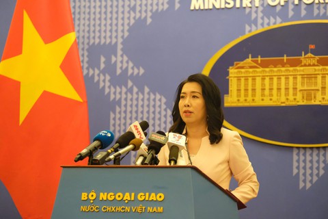Việt Nam đang xác minh thông tin Trung Quốc triển khai giàn khoan 982 ở Biển Đông - Ảnh 1. Việt Nam đang xác minh thông tin Trung Quốc triển khai giàn khoan 982 ở Biển Đông - Ảnh 1.
