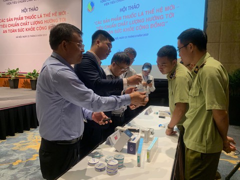 Thuốc lá không khói ngày càng phổ biến, tiềm ẩn nguy cơ hàng kém chất lượng - Ảnh 2. Thuốc lá không khói ngày càng phổ biến, tiềm ẩn nguy cơ hàng kém chất lượng - Ảnh 2.