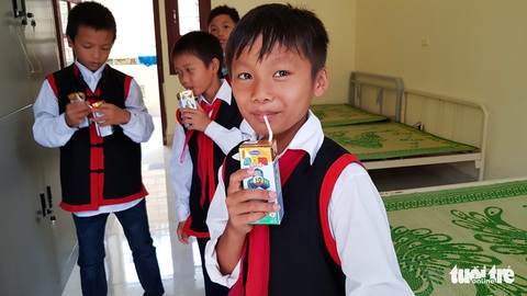 Vinamilk tặng hơn 71.000 ly sữa cho học sinh vùng cao tại Quảng Ninh - Ảnh 4. Vinamilk tặng hơn 71.000 ly sữa cho học sinh vùng cao tại Quảng Ninh - Ảnh 4.