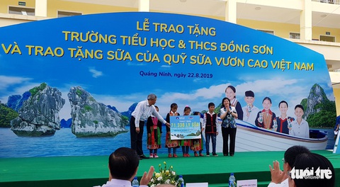 Vinamilk tặng hơn 71.000 ly sữa cho học sinh vùng cao tại Quảng Ninh - Ảnh 5. Vinamilk tặng hơn 71.000 ly sữa cho học sinh vùng cao tại Quảng Ninh - Ảnh 5.