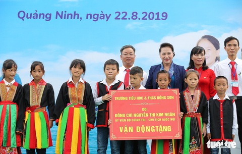 Vinamilk tặng hơn 71.000 ly sữa cho học sinh vùng cao tại Quảng Ninh - Ảnh 2. Vinamilk tặng hơn 71.000 ly sữa cho học sinh vùng cao tại Quảng Ninh - Ảnh 2.