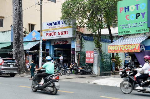 Không ai chịu trách nhiệm về vi phạm xây dựng khu nhà 114 Bùi Thị Xuân, quận 1 - Ảnh 1. Không ai chịu trách nhiệm về vi phạm xây dựng khu nhà 114 Bùi Thị Xuân, quận 1 - Ảnh 1.