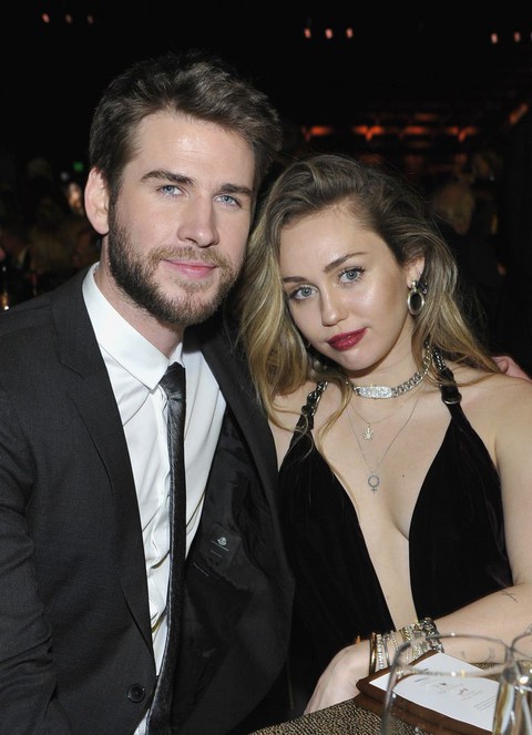 Liam Hemsworth - Miley Cyrus: 10 năm bên nhau, 7 tháng hôn nhân, ly hôn ồn ào - Ảnh 2. Liam Hemsworth - Miley Cyrus: 10 năm bên nhau, 7 tháng hôn nhân, ly hôn ồn ào - Ảnh 2.
