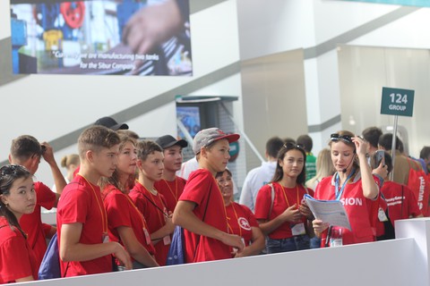 Rộn ràng ngày thi tay nghề ở WorldSkills Kazan 2019 - Ảnh 6. Rộn ràng ngày thi tay nghề ở WorldSkills Kazan 2019 - Ảnh 6.