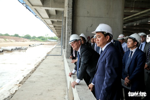 Thủ tướng Úc có mặt ở công trường đường đua F1 Việt Nam - Ảnh 2. Thủ tướng Úc có mặt ở công trường đường đua F1 Việt Nam - Ảnh 2.
