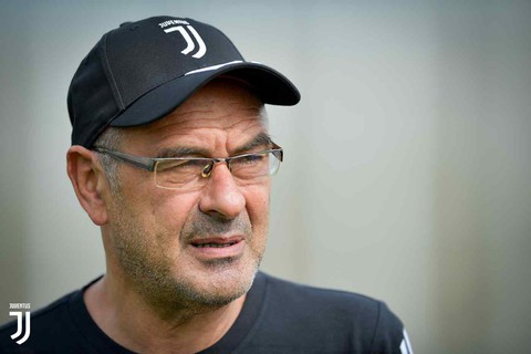 HLV Sarri vắng mặt trận ra quân cùng CLB Juventus ở Serie A vì viêm phổi - Ảnh 1. HLV Sarri vắng mặt trận ra quân cùng CLB Juventus ở Serie A vì viêm phổi - Ảnh 1.