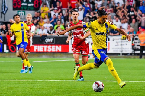 Công Phượng lại tiếp tục ngồi ngoài trong trận hòa của Sint-Truiden - Ảnh 1. Công Phượng lại tiếp tục ngồi ngoài trong trận hòa của Sint-Truiden - Ảnh 1.