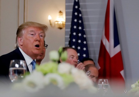 Ông Trump không quan tâm phản ứng thị trường khi đánh thuế Trung Quốc - Ảnh 1. Ông Trump không quan tâm phản ứng thị trường khi đánh thuế Trung Quốc - Ảnh 1.