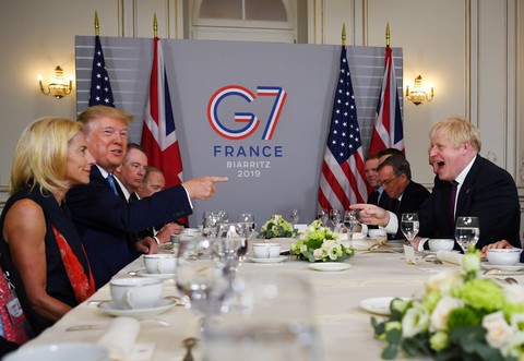 Ông Trump không quan tâm phản ứng thị trường khi đánh thuế Trung Quốc - Ảnh 2. Ông Trump không quan tâm phản ứng thị trường khi đánh thuế Trung Quốc - Ảnh 2.