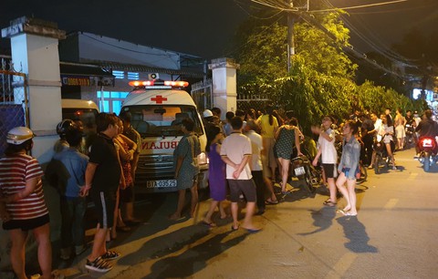 Cha treo cổ, con trai 5 tuổi nằm chết trong phòng trọ - Ảnh 2.