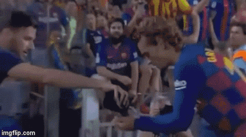 Griezmann lập cú đúp giúp Barca lội ngược dòng đá bại Real Betis - Ảnh 3. Griezmann lập cú đúp giúp Barca lội ngược dòng đá bại Real Betis - Ảnh 3.