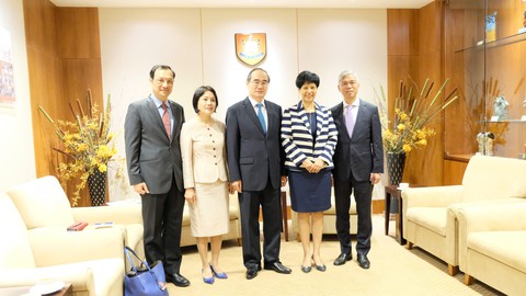 TP.HCM muốn hợp tác với Singapore mở trường đào tạo hiệu trưởng - Ảnh 1. TP.HCM muốn hợp tác với Singapore mở trường đào tạo hiệu trưởng - Ảnh 1.