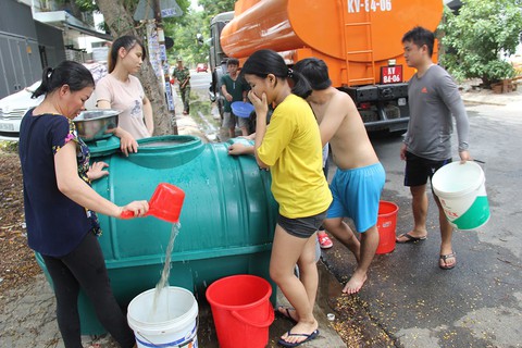Hạn hán kéo dài, thiếu nước còn dai dẳng - Ảnh 1. Hạn hán kéo dài, thiếu nước còn dai dẳng - Ảnh 1.