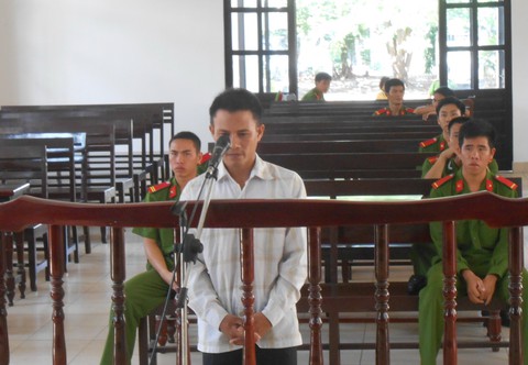 Truy nã phạm nhân hiếp dâm em vợ đã trốn khỏi trại giam - Ảnh 1. Truy nã phạm nhân hiếp dâm em vợ đã trốn khỏi trại giam - Ảnh 1.