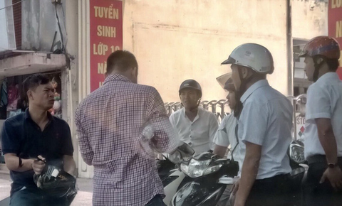 Mắc kẹt với Đại học Đông Đô - Ảnh 1. Mắc kẹt với Đại học Đông Đô - Ảnh 1.
