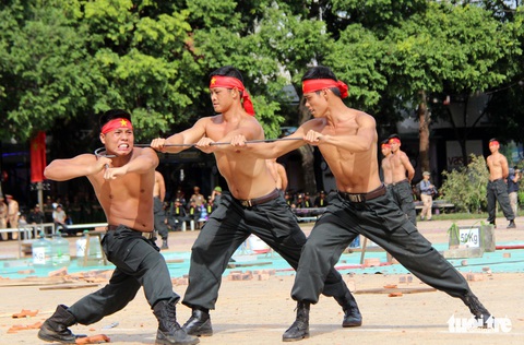 Mãn nhãn với hình ảnh đặc nhiệm giải cứu con tin - Ảnh 22. Mãn nhãn với hình ảnh đặc nhiệm giải cứu con tin - Ảnh 22.