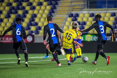 Ảnh Công Phượng đá chính tả xung hữu đột cùng đội U21 Sint Truiden - Ảnh 2. Ảnh Công Phượng đá chính tả xung hữu đột cùng đội U21 Sint Truiden - Ảnh 2.