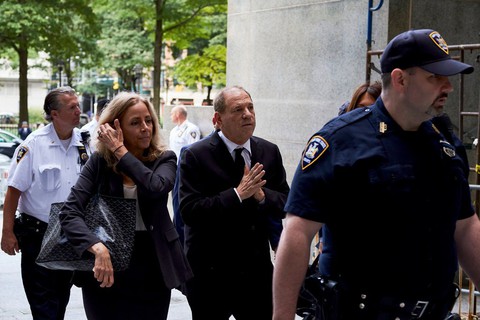 Harvey Weinstein phủ nhận cáo buộc tấn công tình dục, tòa dời đến 2020 - Ảnh 1. Harvey Weinstein phủ nhận cáo buộc tấn công tình dục, tòa dời đến 2020 - Ảnh 1.