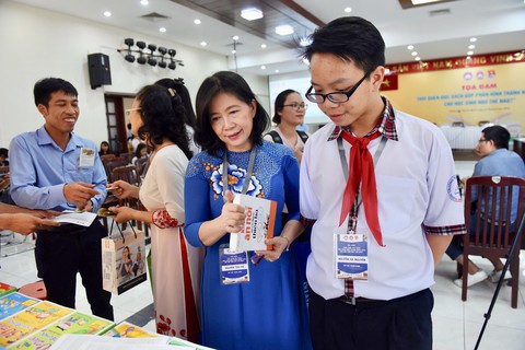 Quán cà phê ‘dụ’ học sinh đọc hết 1 quyển sách được miễn phí nước - Ảnh 3. Quán cà phê ‘dụ’ học sinh đọc hết 1 quyển sách được miễn phí nước - Ảnh 3.