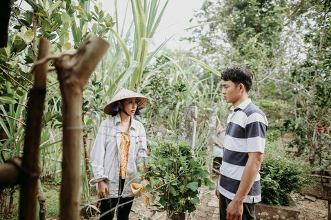 Bán chồng nóng với chuyện tình cưới trước yêu sau - Ảnh 6. Bán chồng nóng với chuyện tình cưới trước yêu sau - Ảnh 6.