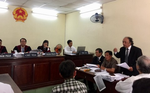 Đề nghị hủy bản án sơ thẩm vụ sập bẫy mua nhà giá cao - Ảnh 2. Đề nghị hủy bản án sơ thẩm vụ sập bẫy mua nhà giá cao - Ảnh 2.