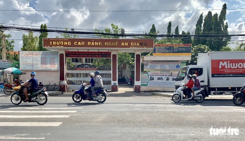 Do muốn anh em có thu nhập cao như nhau nên mới chi sai 5 tỉ - Ảnh 1. Do muốn anh em có thu nhập cao như nhau nên mới chi sai 5 tỉ - Ảnh 1.