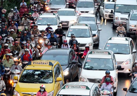 Taxi Hà Nội còn 5 màu sơn: Doanh nghiệp, hành khách đều lợi - Ảnh 1. Taxi Hà Nội còn 5 màu sơn: Doanh nghiệp, hành khách đều lợi - Ảnh 1.
