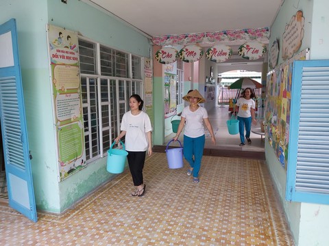 Đà Nẵng: Trong 4 ngày phải xong đập ngăn mặn tạm trên sông - Ảnh 1. Đà Nẵng: Trong 4 ngày phải xong đập ngăn mặn tạm trên sông - Ảnh 1.