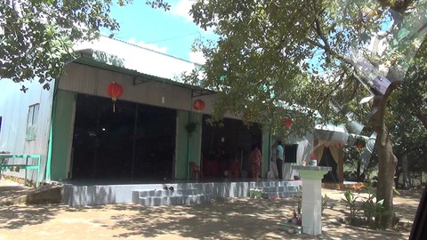 Mẹ Hường chữa bệnh bằng nước suối, nhiều người tin sái cổ - Ảnh 4. Mẹ Hường chữa bệnh bằng nước suối, nhiều người tin sái cổ - Ảnh 4.