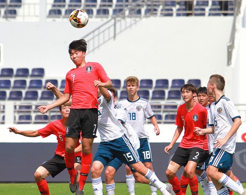 U15 Việt Nam tranh ngôi vô địch cùng U15 Hàn Quốc - Ảnh 2. U15 Việt Nam tranh ngôi vô địch cùng U15 Hàn Quốc - Ảnh 2.