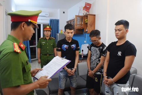 Đường dây cho vay nặng lãi khủng thu nợ bằng súng nhựa - Ảnh 1. Đường dây cho vay nặng lãi khủng thu nợ bằng súng nhựa - Ảnh 1.