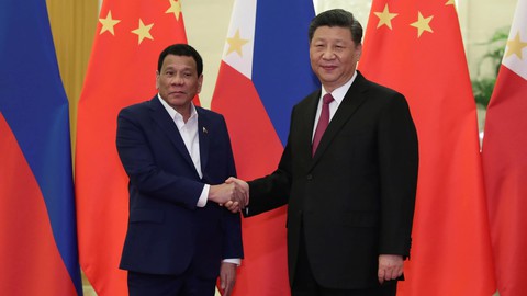 Tổng thống Duterte thăm Trung Quốc: tâm điểm là khai thác dầu khí ở Biển Đông - Ảnh 1. Tổng thống Duterte thăm Trung Quốc: tâm điểm là khai thác dầu khí ở Biển Đông - Ảnh 1.