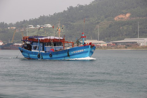 Đà Nẵng còn 6 tàu cá với 49 lao động nằm trong vùng nguy hiểm - Ảnh 1. Đà Nẵng còn 6 tàu cá với 49 lao động nằm trong vùng nguy hiểm - Ảnh 1.