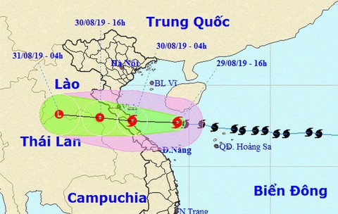 Bão số 4 giật cấp 11, cách đất liền Nghệ An - Quảng Trị 300km - Ảnh 1. Bão số 4 giật cấp 11, cách đất liền Nghệ An - Quảng Trị 300km - Ảnh 1.
