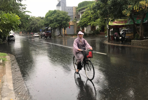 Bão mang mưa giải nguy, Đà Nẵng chưa vội đắp đập - Ảnh 3. Bão mang mưa giải nguy, Đà Nẵng chưa vội đắp đập - Ảnh 3.