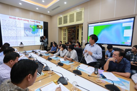 Bão số 4 di chuyển nhanh, dự kiến đổ bộ Nghệ An - Quảng Bình sáng đến trưa mai - Ảnh 3. Bão số 4 di chuyển nhanh, dự kiến đổ bộ Nghệ An - Quảng Bình sáng đến trưa mai - Ảnh 3.