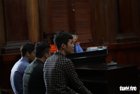 Cướp 11 cửa hàng tiện lợi, 8 bị cáo nhận án tù - Ảnh 1. Cướp 11 cửa hàng tiện lợi, 8 bị cáo nhận án tù - Ảnh 1.
