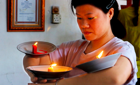 3 tháng khổ luyện múa với đĩa và lửa của cô giáo Việt trên đất nước Indonesia - Ảnh 2. 3 tháng khổ luyện múa với đĩa và lửa của cô giáo Việt trên đất nước Indonesia - Ảnh 2.