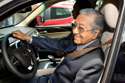 Thủ tướng Mahathir khen người Việt ham học, ấn tượng trước bước tiến của Việt Nam - Ảnh 1. Thủ tướng Mahathir khen người Việt ham học, ấn tượng trước bước tiến của Việt Nam - Ảnh 1.