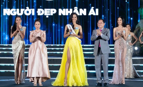 Hoa hậu Thế giới Việt Nam 2019 gọi tên nữ sinh Ngoại thương Hà Nội - Ảnh 6. Hoa hậu Thế giới Việt Nam 2019 gọi tên nữ sinh Ngoại thương Hà Nội - Ảnh 6.