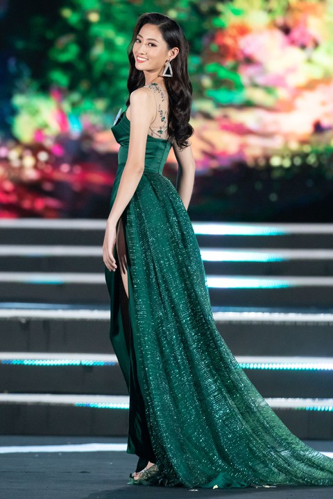 Hoa hậu Thế giới Việt Nam 2019 gọi tên nữ sinh Ngoại thương Hà Nội - Ảnh 2. Hoa hậu Thế giới Việt Nam 2019 gọi tên nữ sinh Ngoại thương Hà Nội - Ảnh 2.